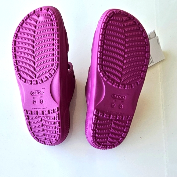 💕 NWT- CROCS Two-Strap Classic Sandal - Women's Size 4 - Picture 6 of 8